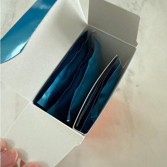 Dr Dennis Gross Hyaluronic Marine Hydrating Modeling Mask 4 Treatments - Picture 2 of 2